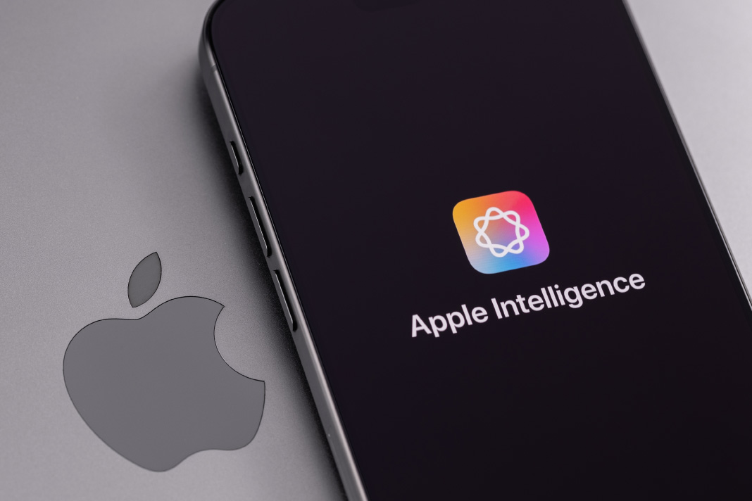 Apple Quietly Builds ChatGPT Rival as AI Team Splinters